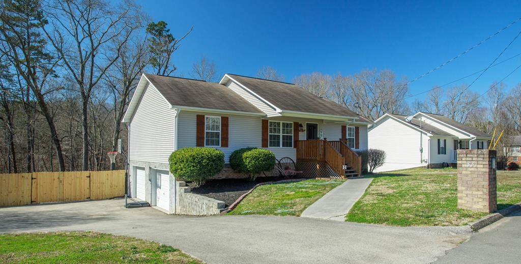 831 Farnsworth Ct. - Photo 1