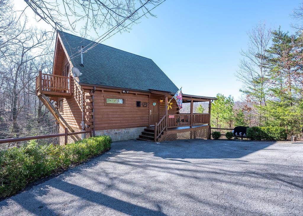 818 Ski View Dr - Photo 1