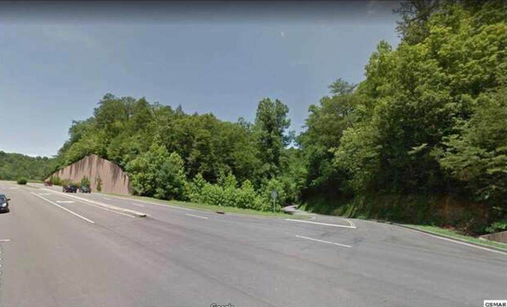 Parkway East - Photo 1