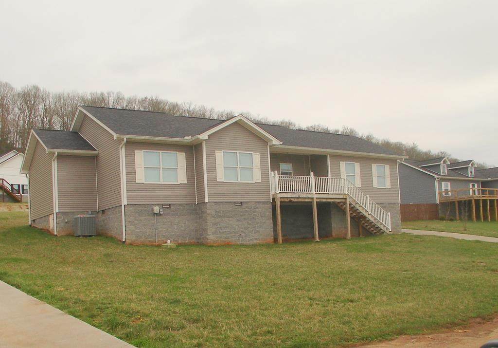 408 Cedar Creek - Photo 1