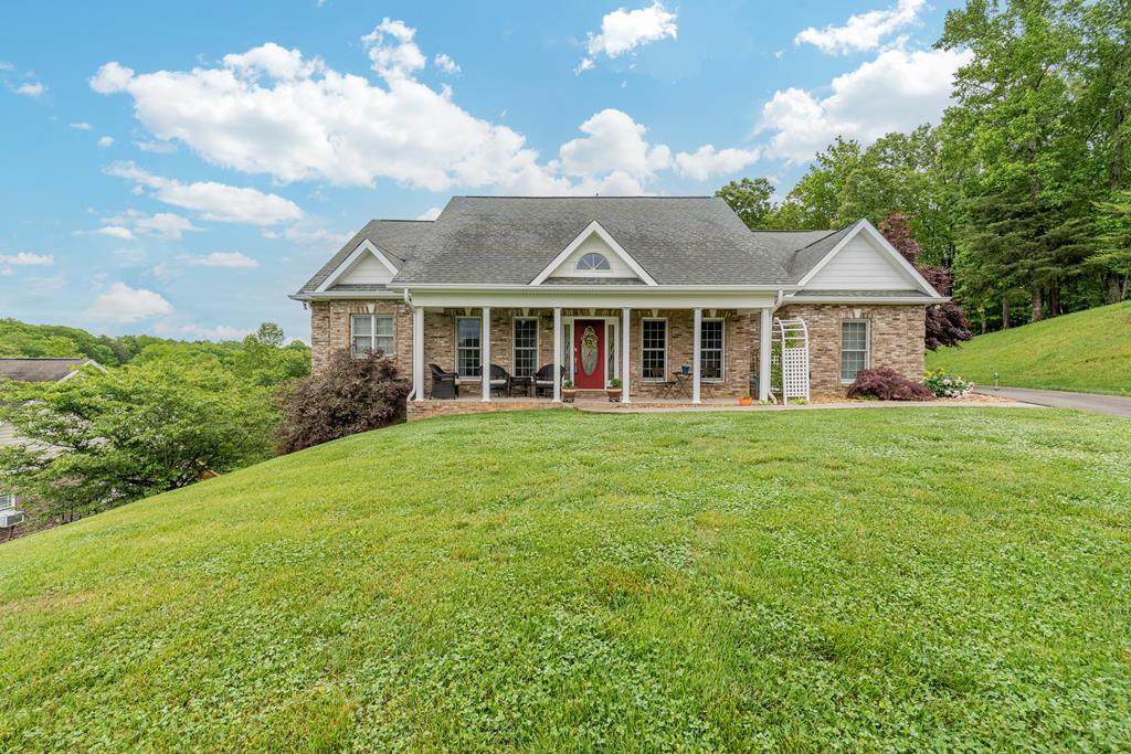1465 Maple Hills Lane - Photo 1