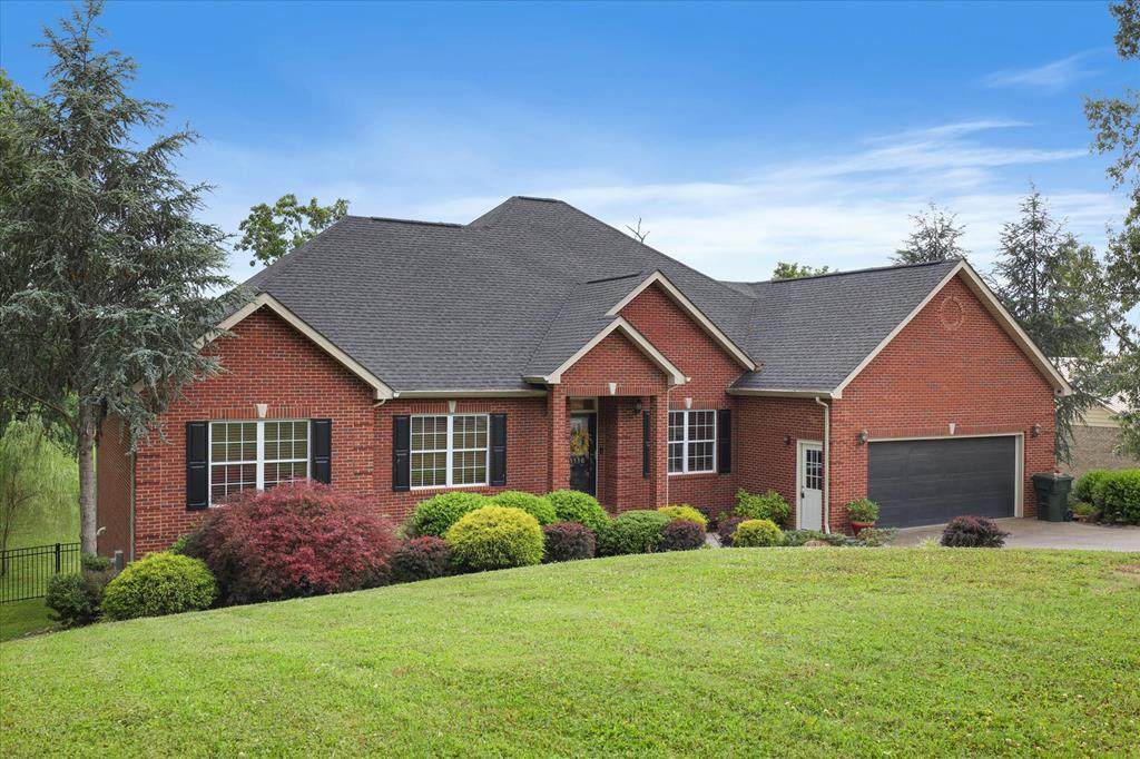 1116 Foxwood - Photo 1