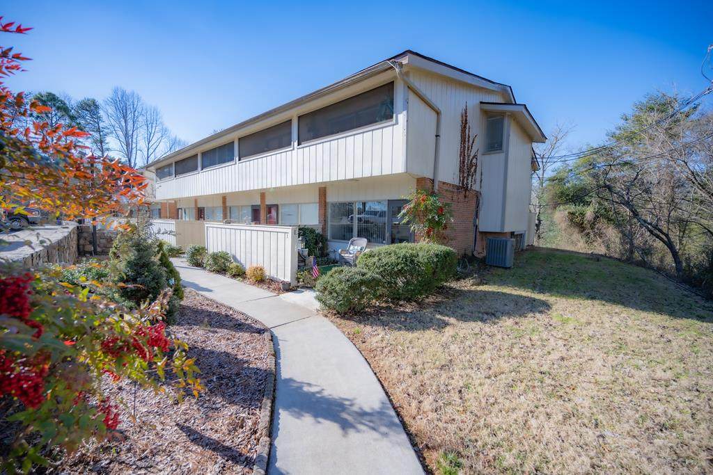 2806 Suncrest Rd Unit1 - Photo 1
