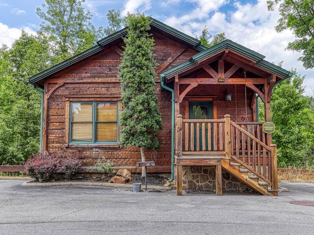 834 Great Smoky Way - Photo 1