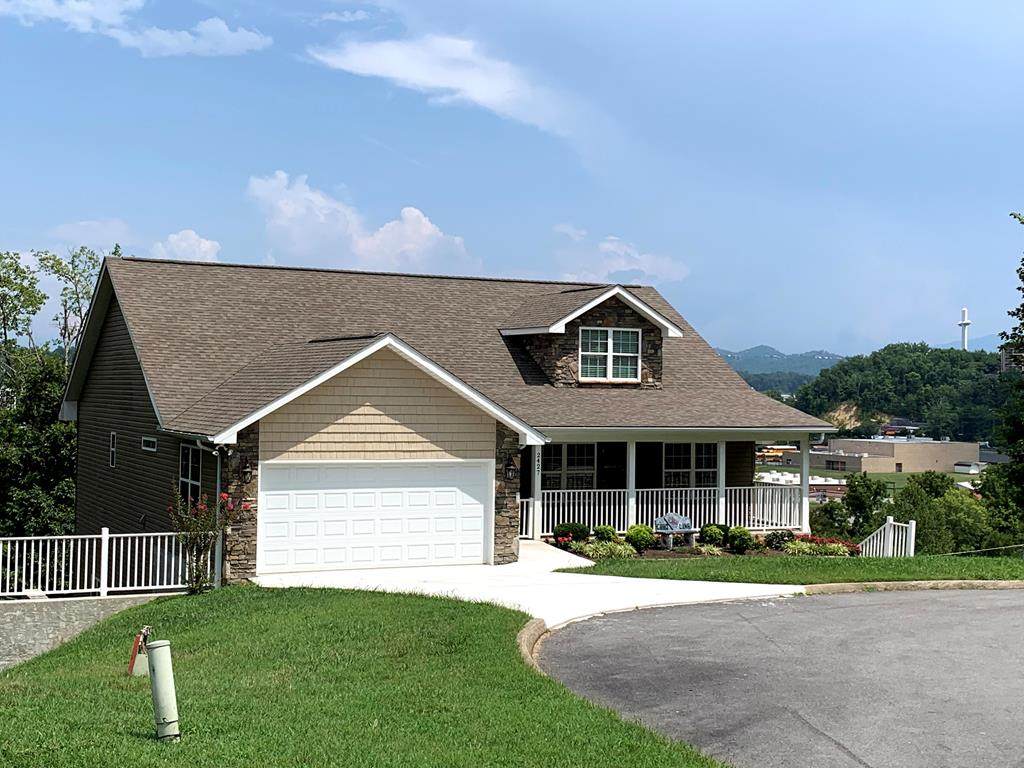 2427 Crossview Dr - Photo 1