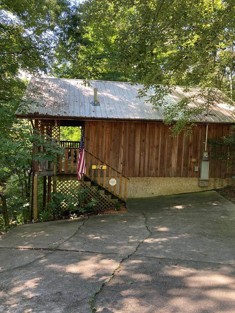 704 Forest Drive - Photo 1