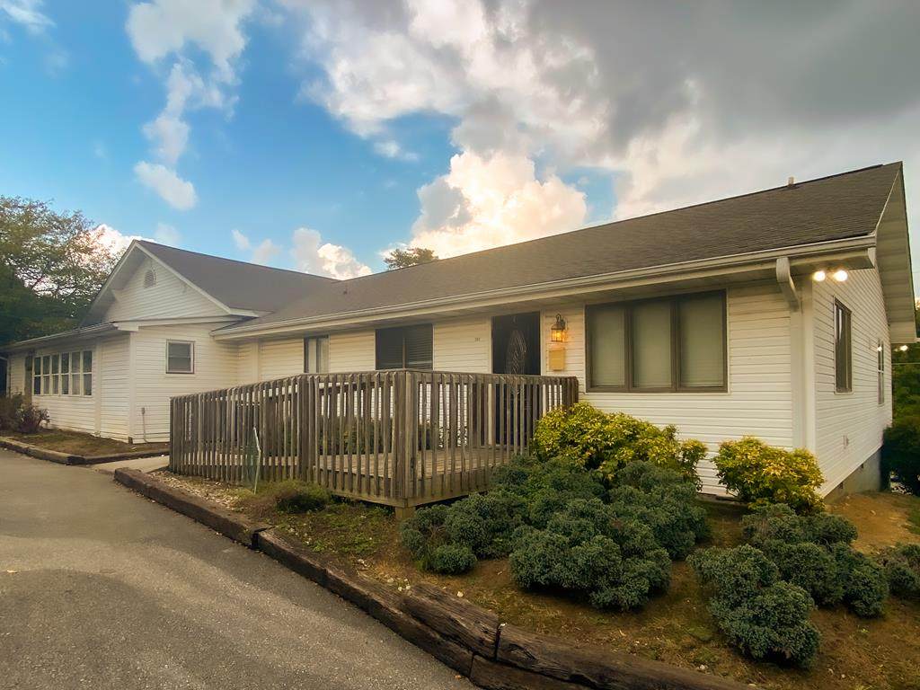202 Meadow Lane - Photo 1