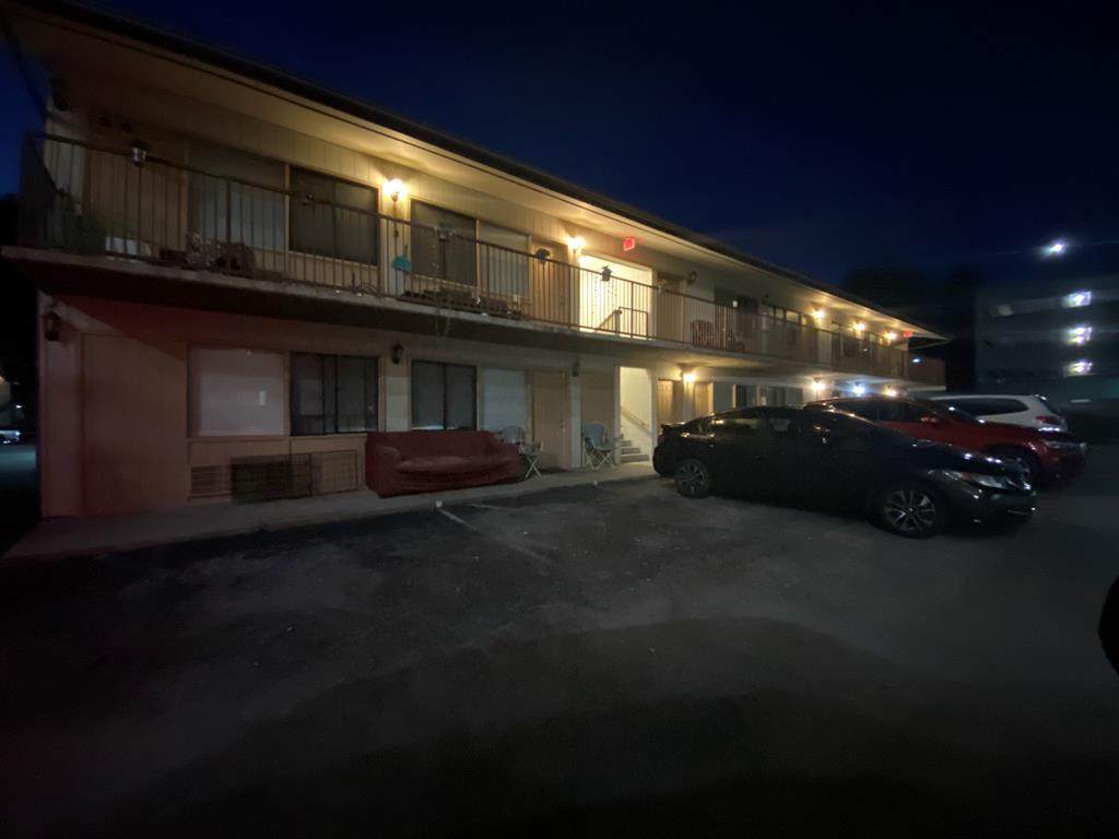 621 Oak Street - Photo 1
