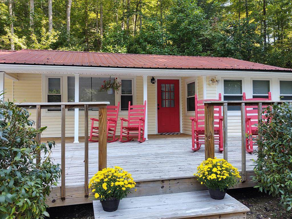 166 Cole Hollow Rd - Photo 1
