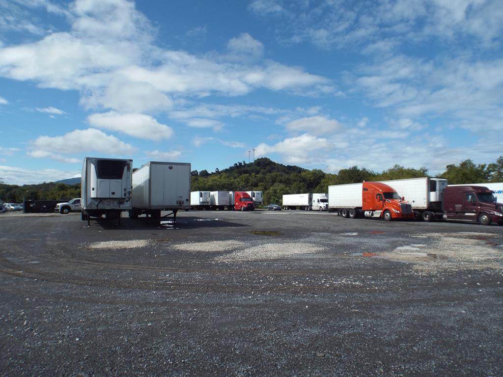 -- Winfield Dunn Parkway - Photo 1