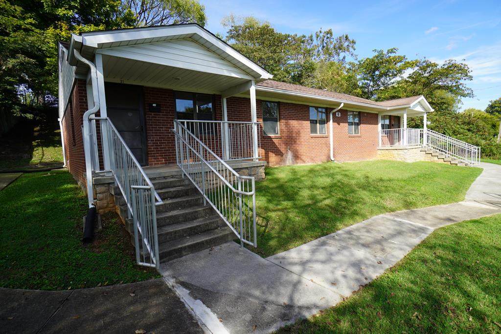 706 Jay Street - Photo 1