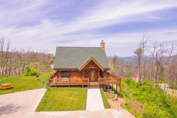 604 Pinecrest Drive - Photo 1