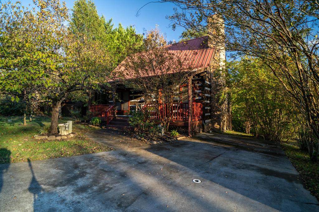 1012 Walini Way - Photo 1