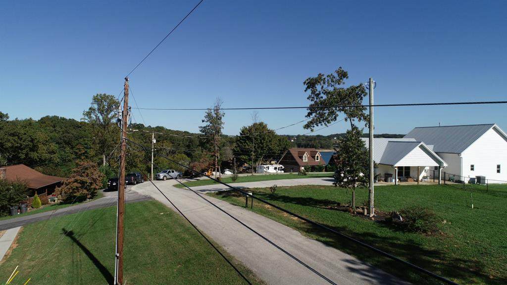 720 Garrett Rd - Photo 1