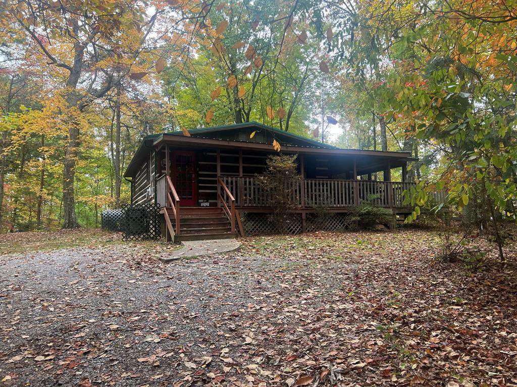 1004 Elm Circle - Photo 1