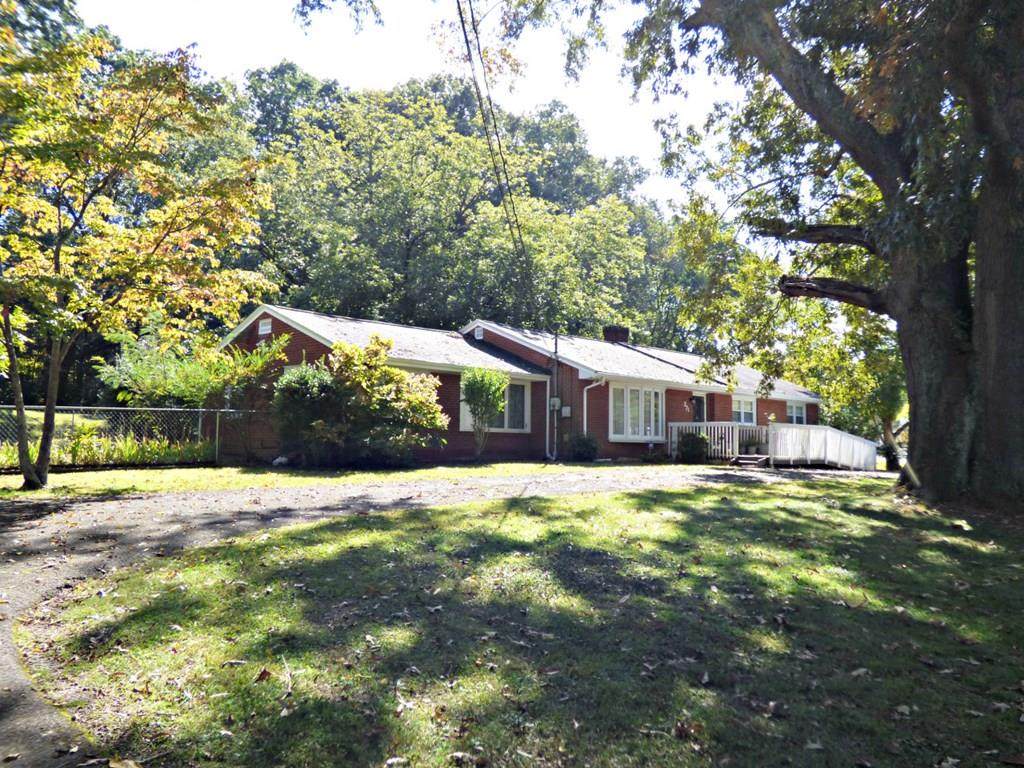 371 Main St - Photo 1