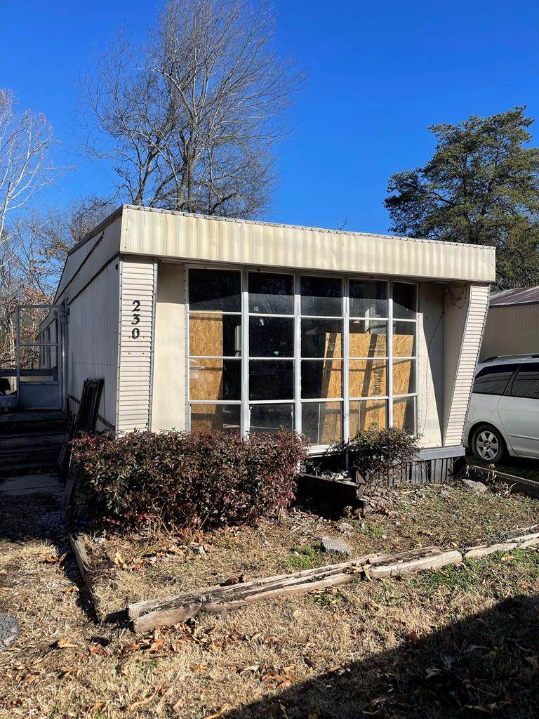 230 Thornhill Dr. - Photo 1