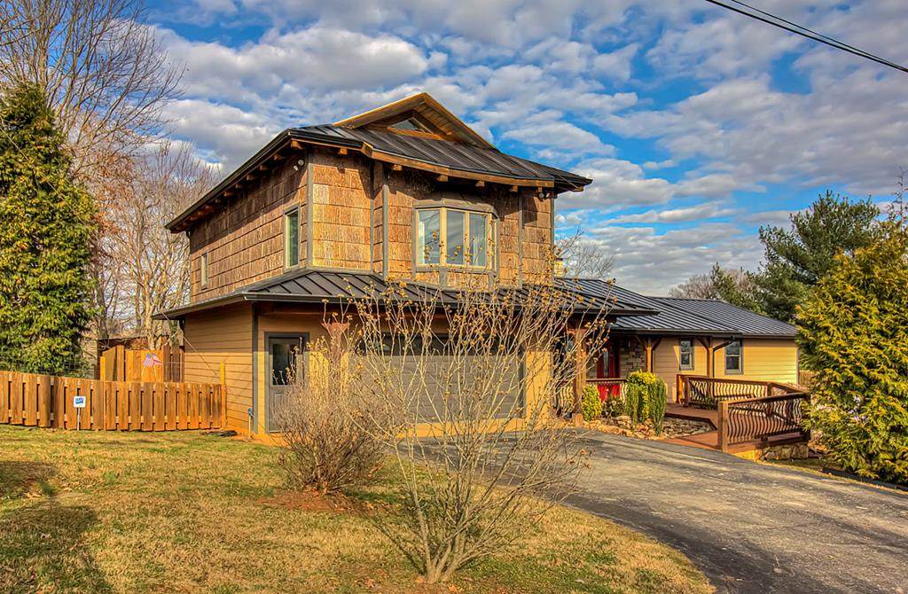 1033 Hillview Dr - Photo 1