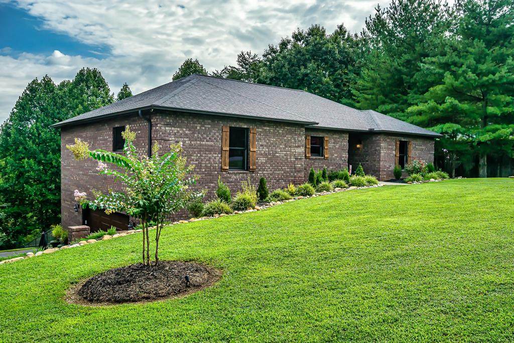 1526 Woodstock Dr - Photo 1