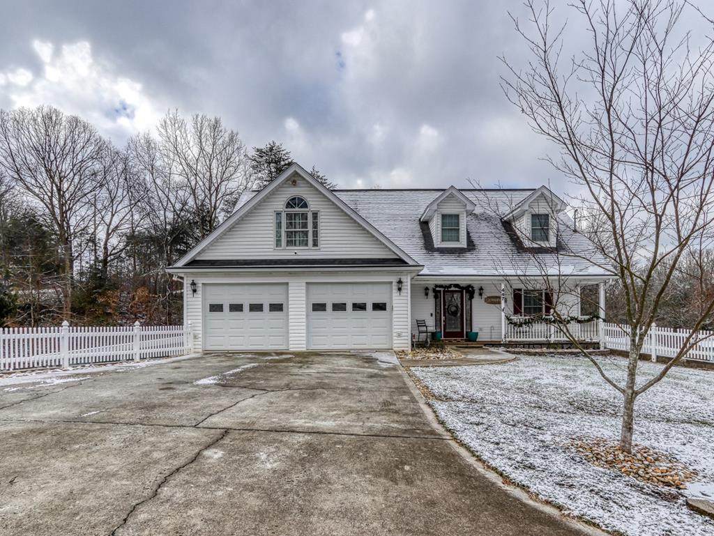 447 Sharon Dr - Photo 1