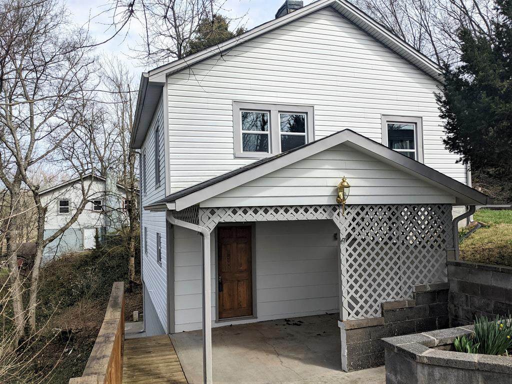 904 Main St - Photo 1