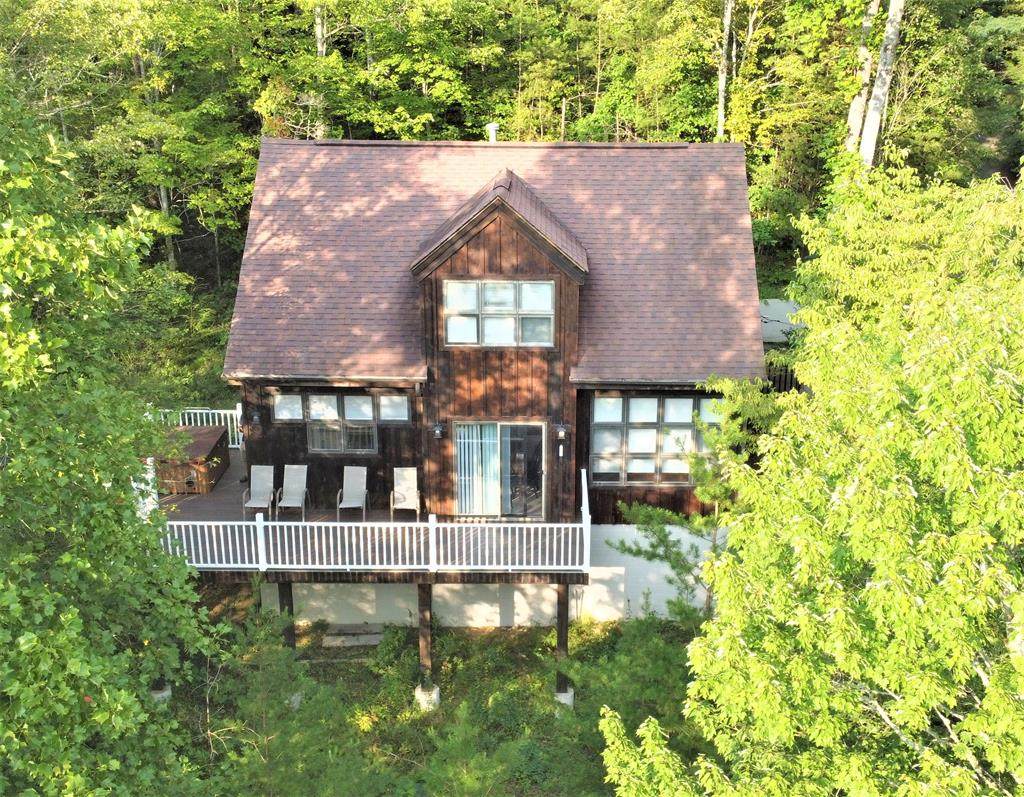 605 Falcon Ct - Photo 1