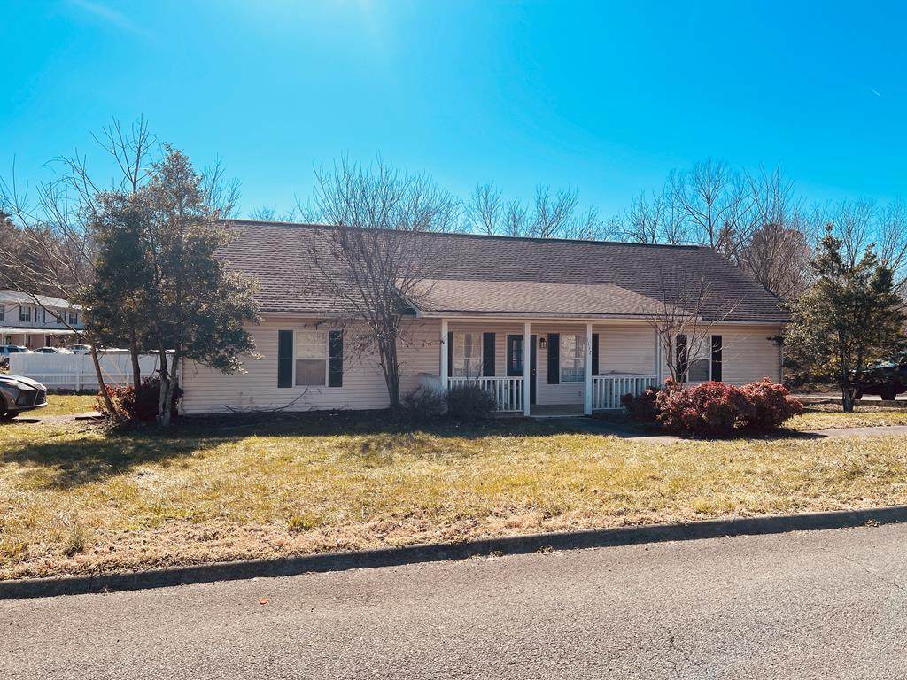 1117 Oak Cluster Dr - Photo 1