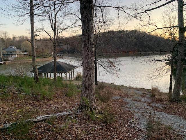 927 Windridge Rd - Photo 1