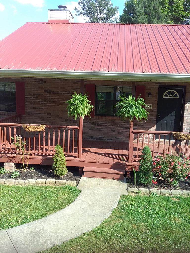 658 Emerald Ave - Photo 1