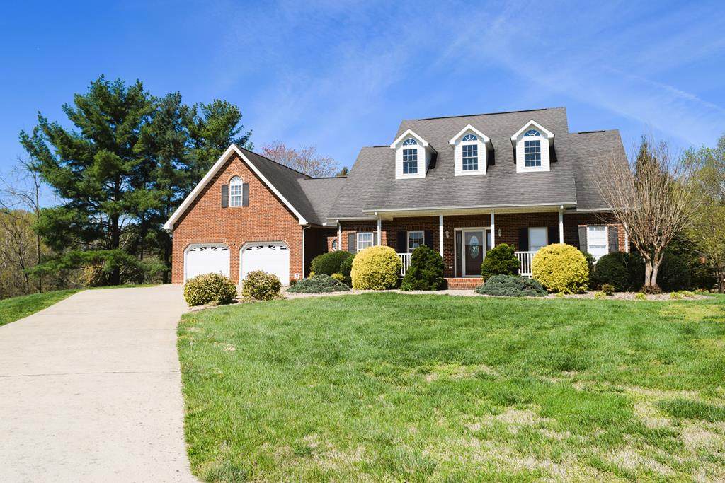 64 Ridgefield - Photo 1