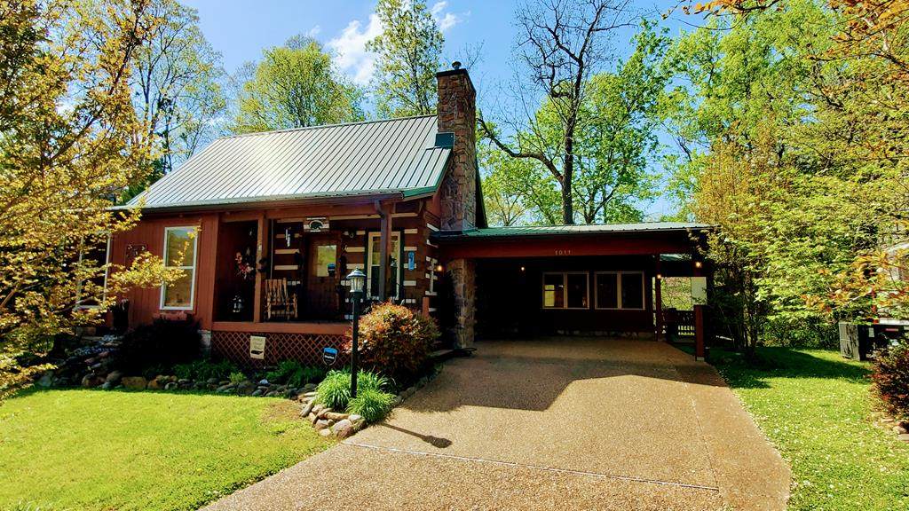 1011 Walini Way - Photo 1