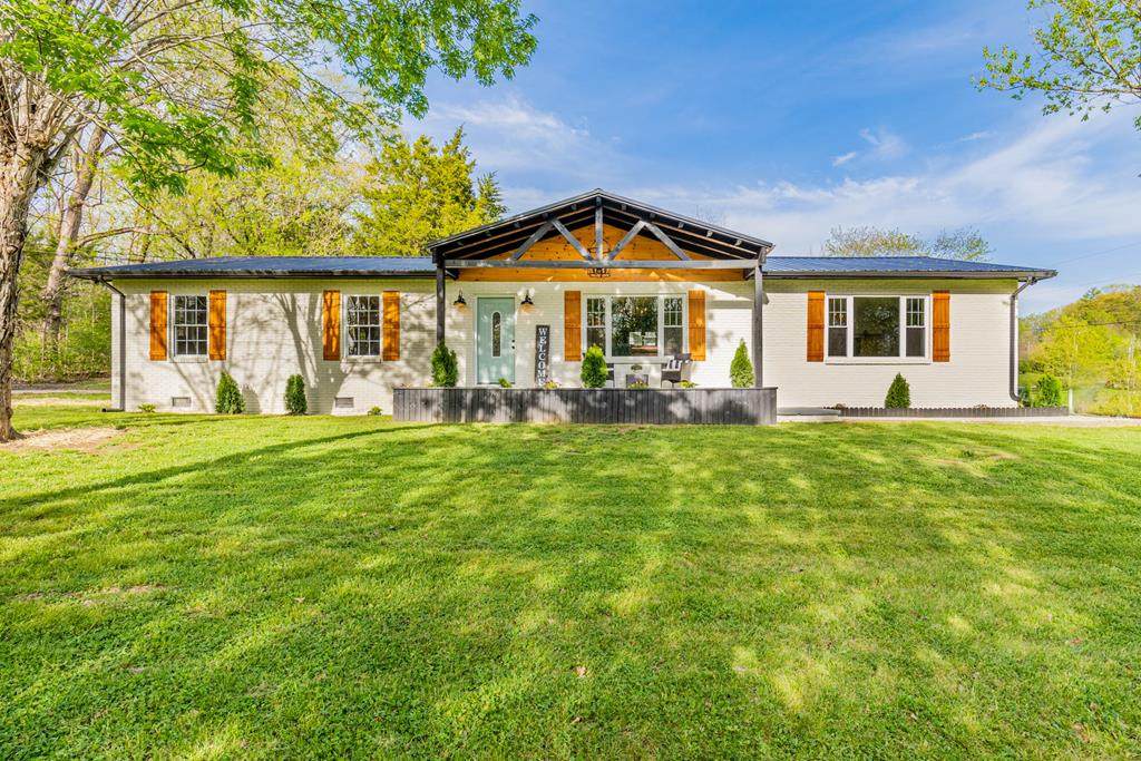 1212 Village Dr - Photo 1