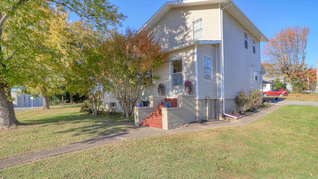 1302 Wright Rd - Photo 1