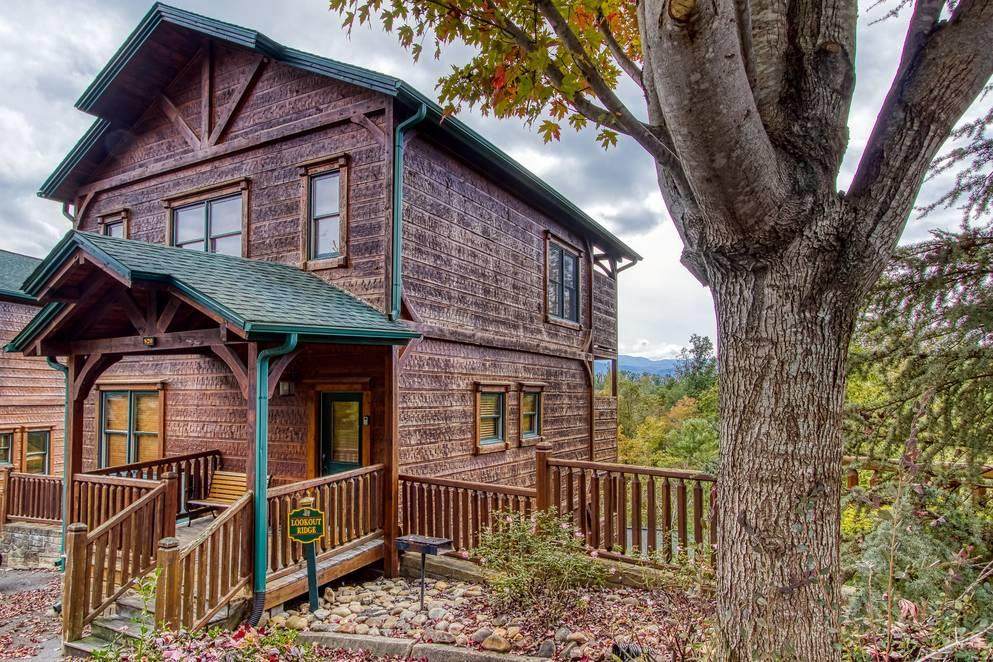 820 Great Smoky Way - Photo 1