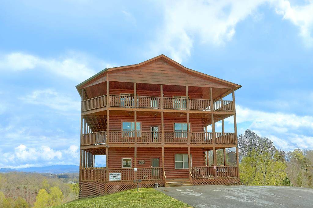 1911 Oakmont Drive - Photo 1