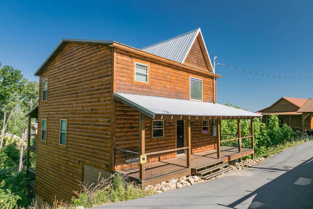 1076 Village Loop Rd - Photo 1
