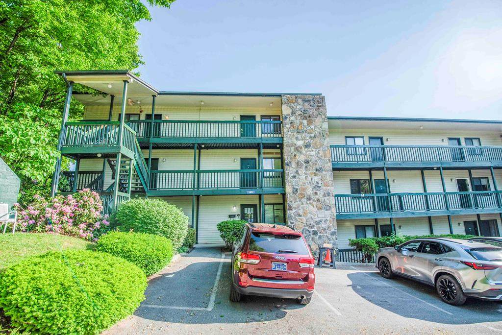 1102 Ski View Dr - Photo 1