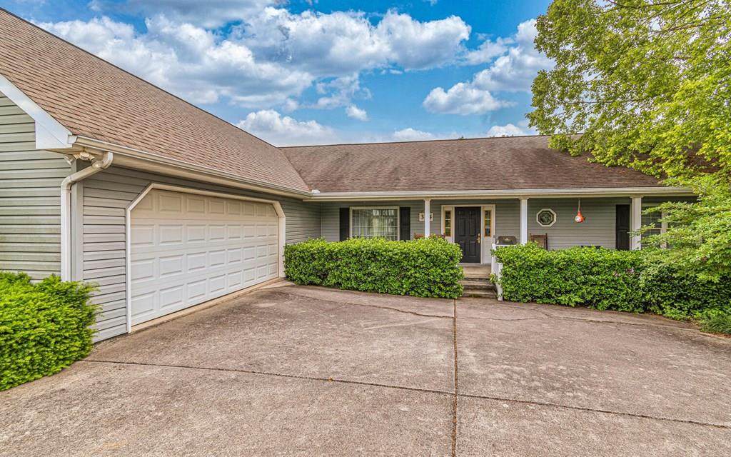324 Freedom Lane - Photo 1