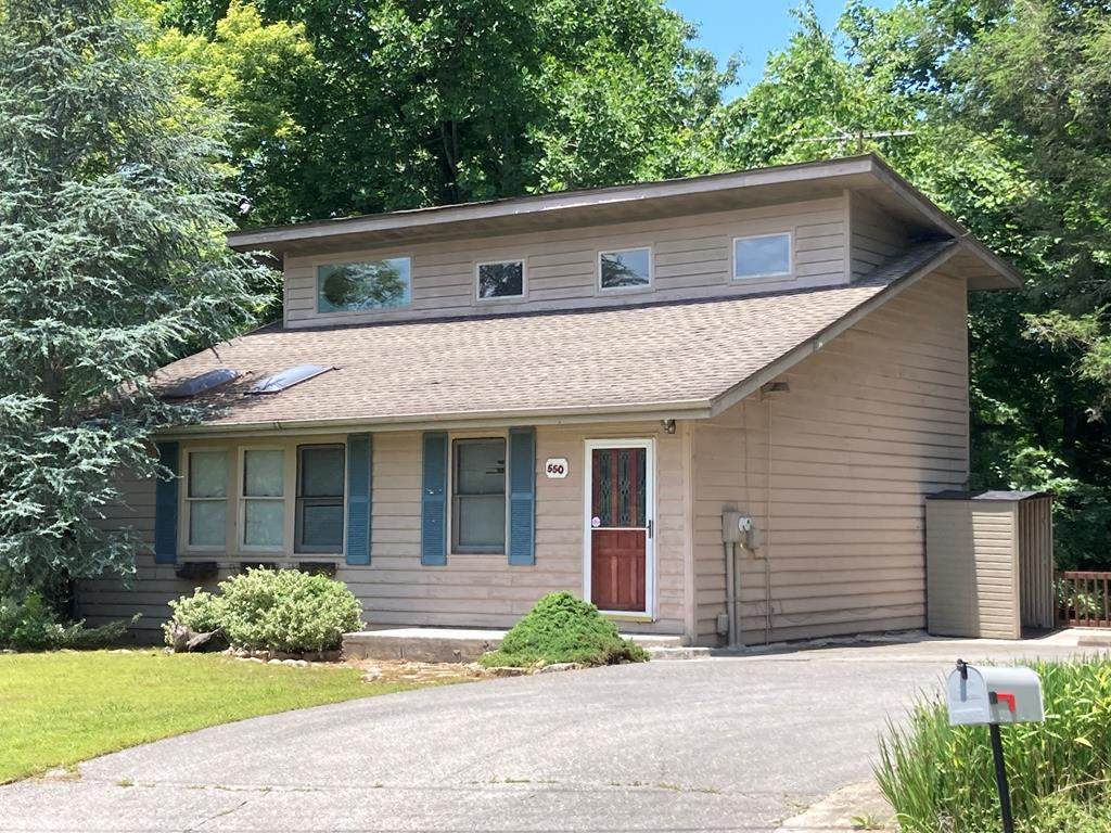 550 Johnson Lane - Photo 1