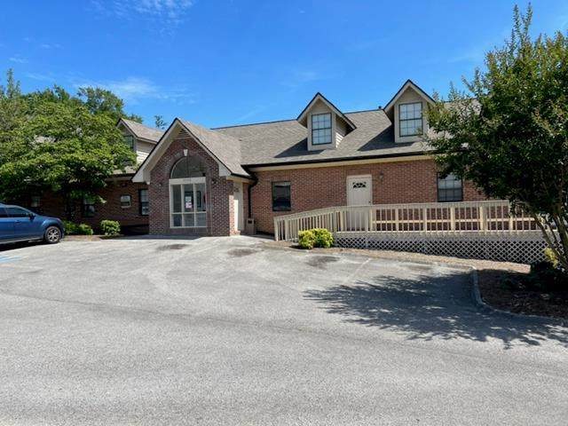 1102 Foxwood Dr - Photo 1