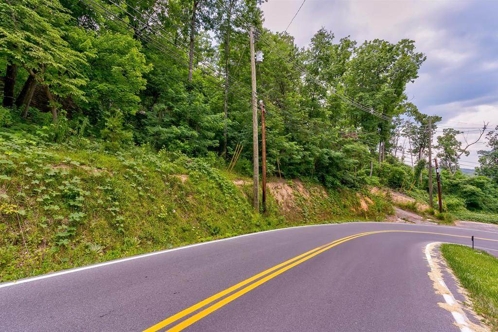 318 Greystone Heights Road - Photo 1