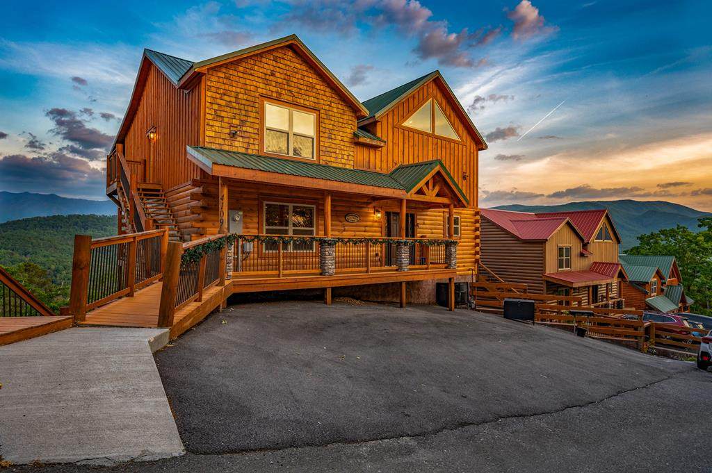 4109 Sherwood Heights Way - Photo 1