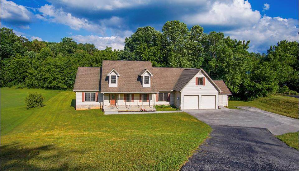 834 Kings Hill Blvd - Photo 1