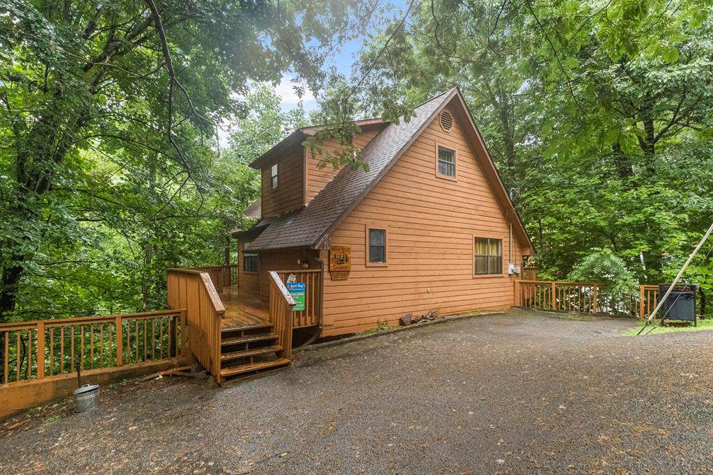 1136 Laddie Buck Ln - Photo 1