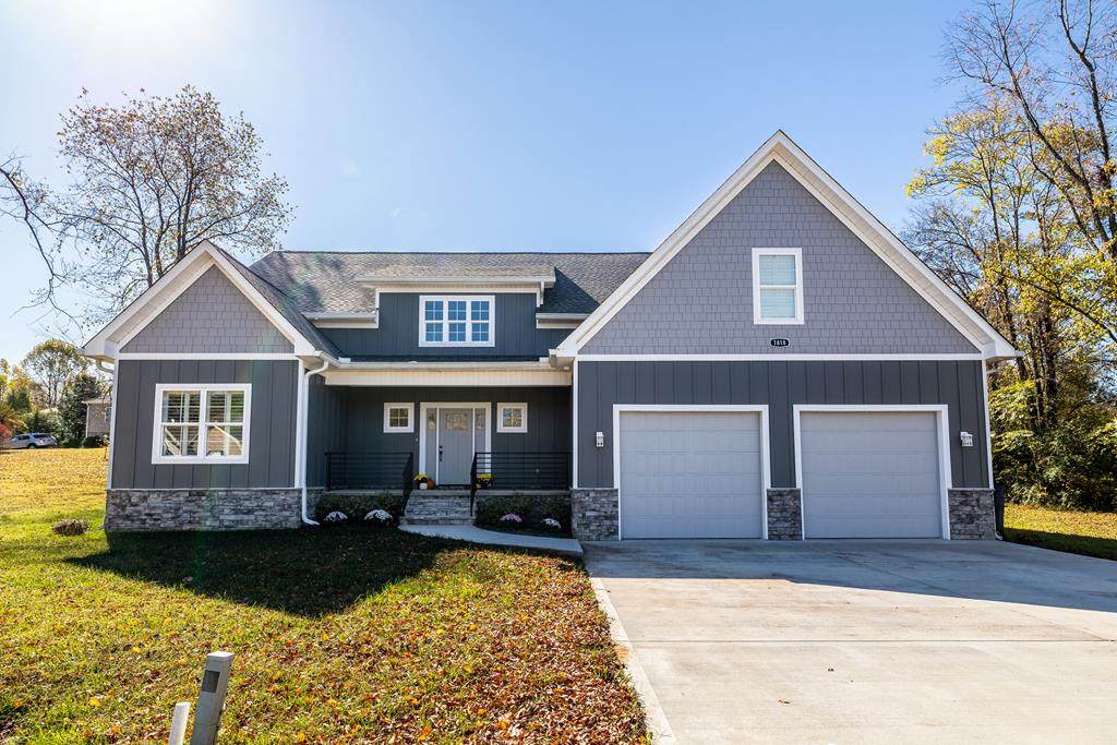 1818 Crazyhorse Drive - Photo 1