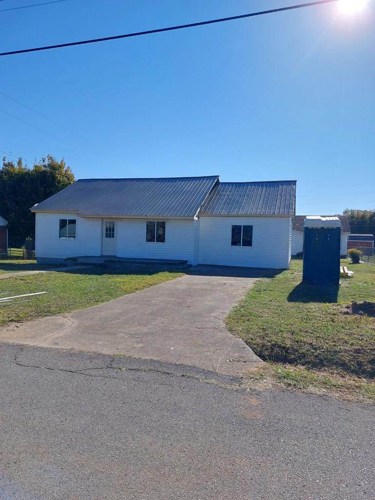 513 8th Street - Photo 1