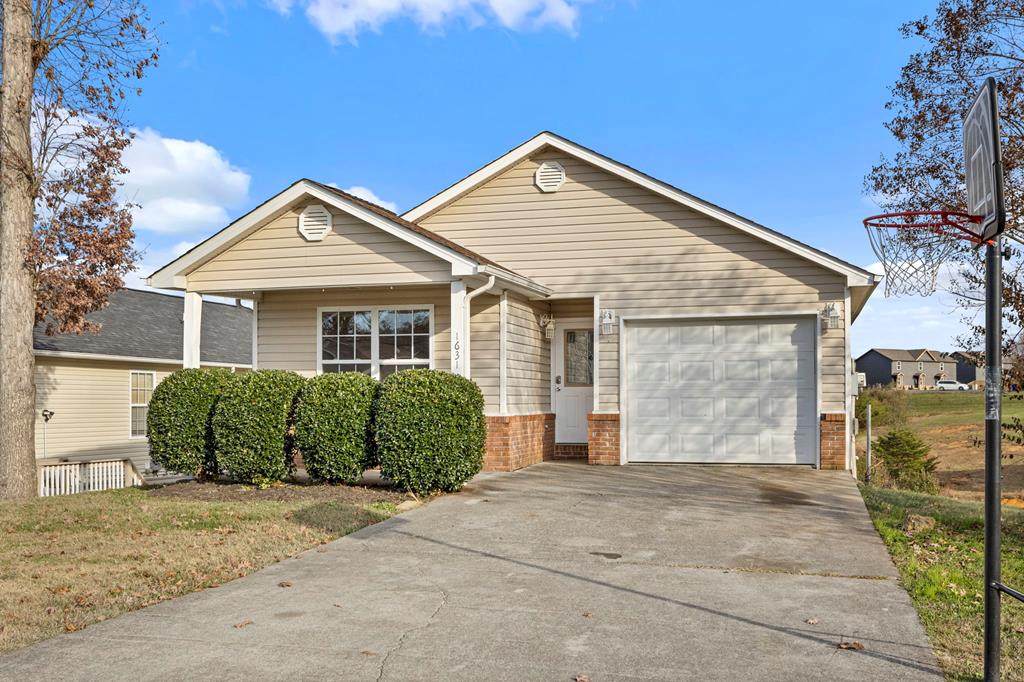 1631 Monte Vista Dr - Photo 1