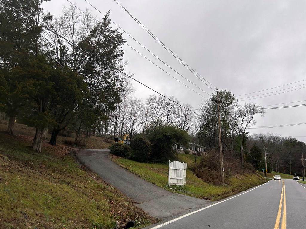 1011 Old Knoxville Hwy - Photo 1