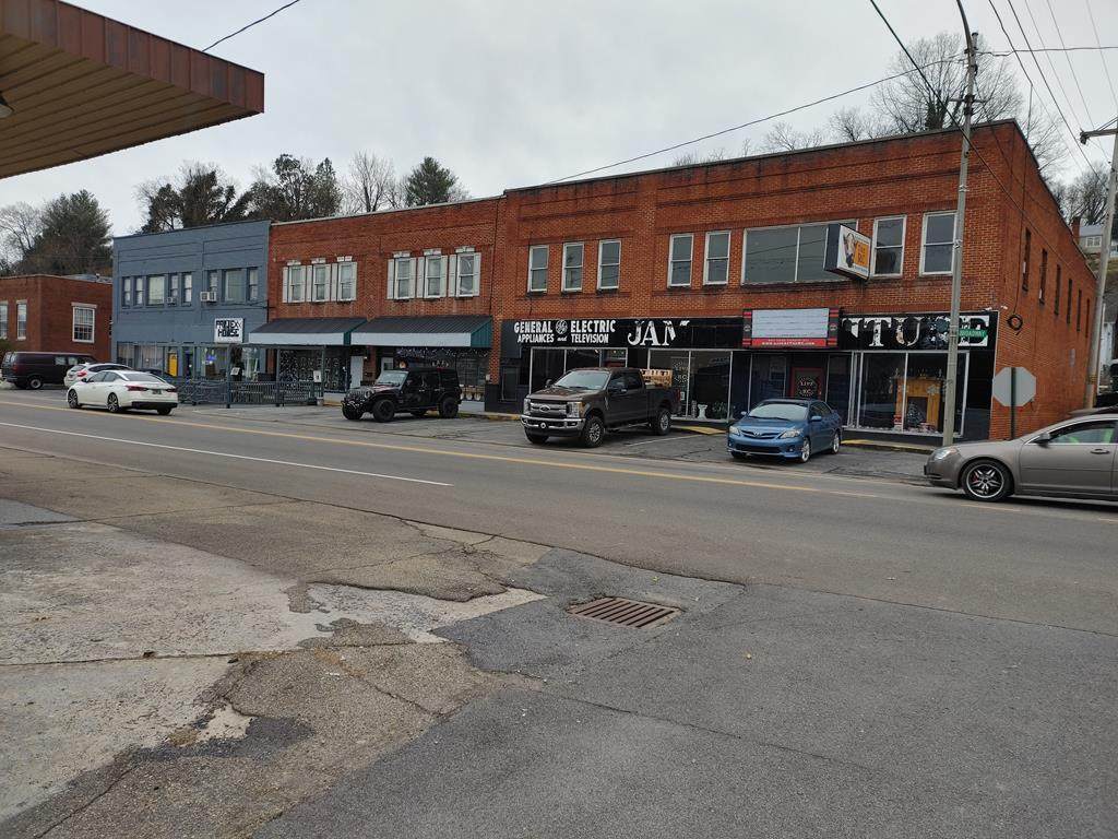 201 East Broadway - Photo 1