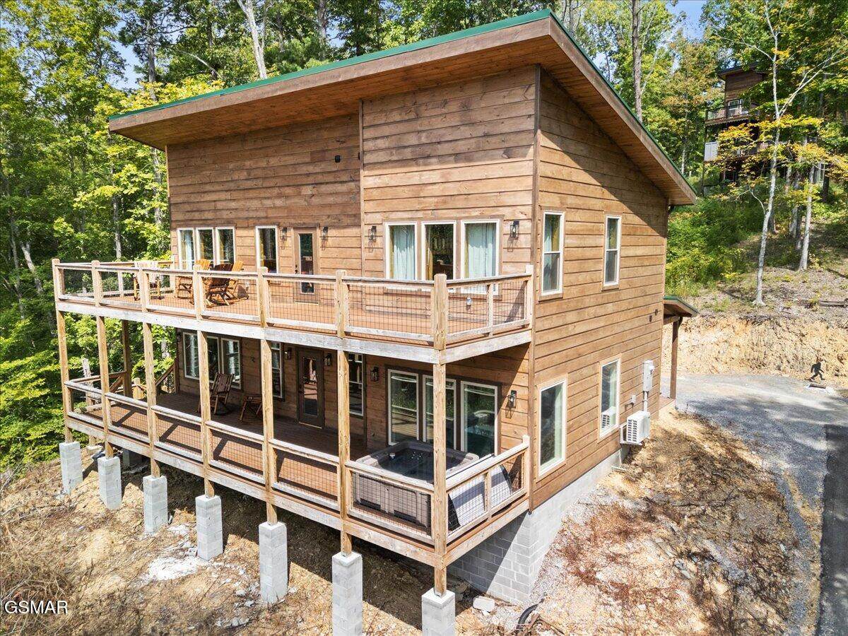 2932 Ginas Way - Photo 1